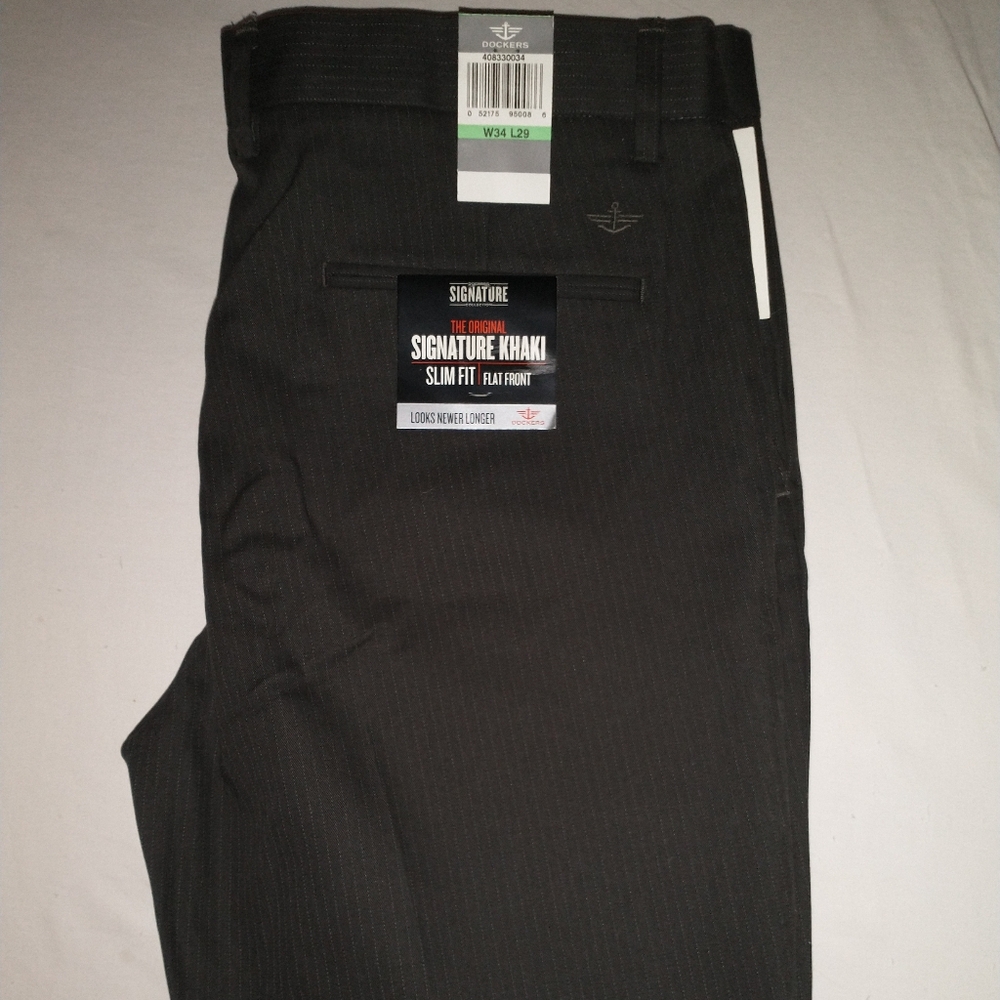 Dockers Signature Khaki slim fit flat front size 34x29